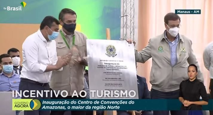 Bolsonaro volta a Manaus após colapso nos hospitais e elogia Pazuello