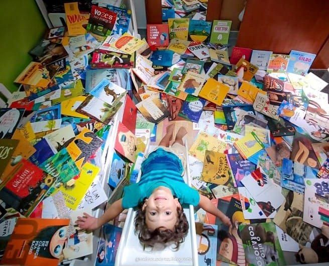 Contação de histórias auxilia na alfabetização durante pandemia