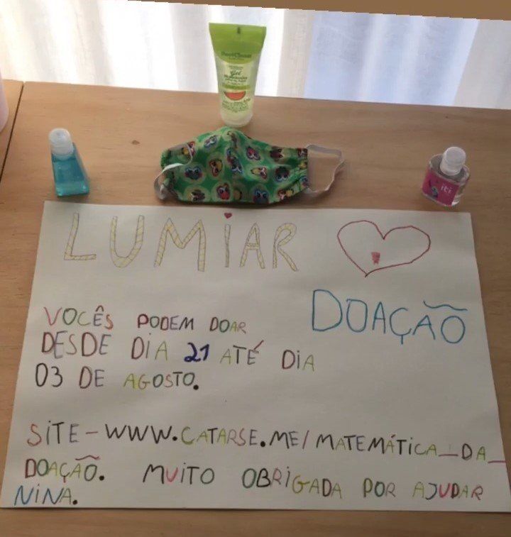 Crianças criam campanha online na escola para doar alimentos