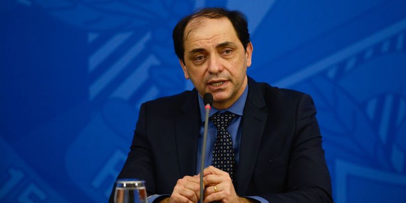 Verba para pesquisa de vacina nacional é prioridade, diz secretário