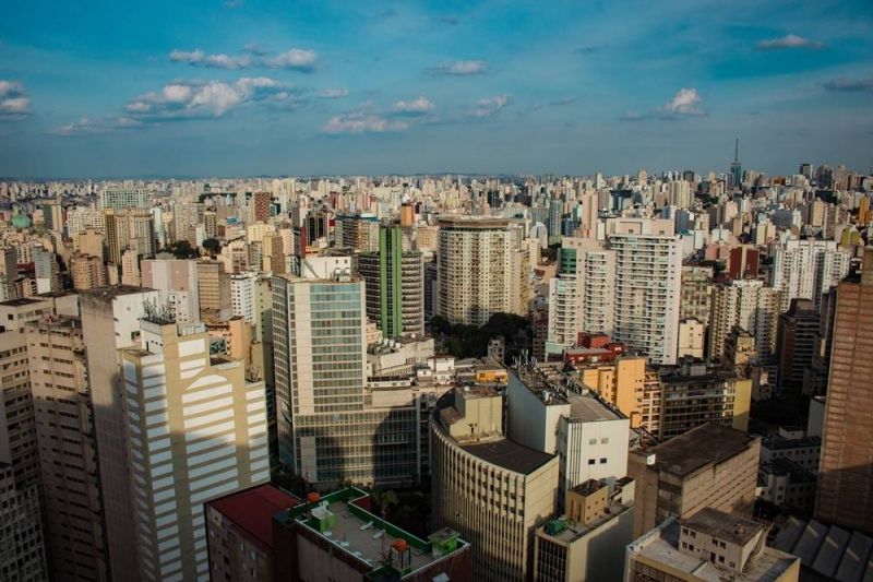 Preço de venda de imóveis sobe 0,3% em abril, diz Fipezap