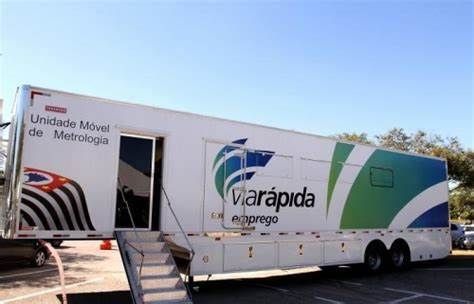 Programa oferece cursos gratuitos e bolsa-auxílio de R$210 