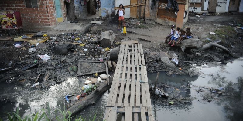 Programa leva ações de moradia, renda e lazer para as favelas cariocas