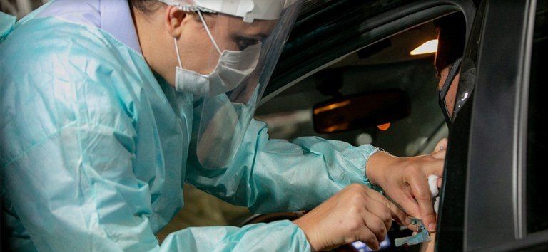 Governo envia hoje 3,9 milhões de vacinas da Oxford a todo o país