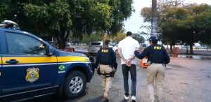 PRF prende atirador com espingarda e pistola na BR 364