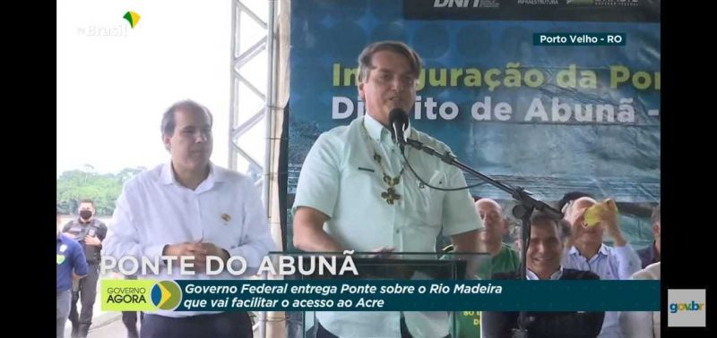 'Preferimos morrer lutando do que perecer em casa', diz Bolsonaro