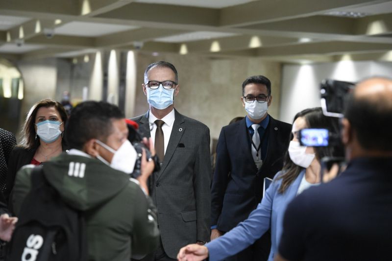 Barra Torres defende vacinação e discorda de frases de Bolsonaro