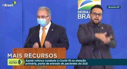 País tem capacidade de vacinar 2,4 milhões por dia, diz Queiroga