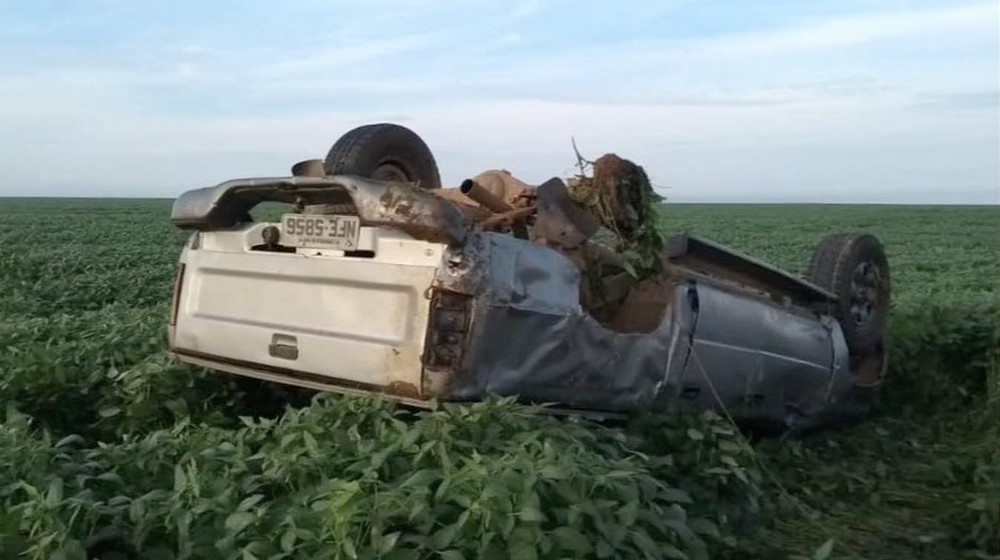 Motorista morre ao perde controle de caminhonete e capotar em MT