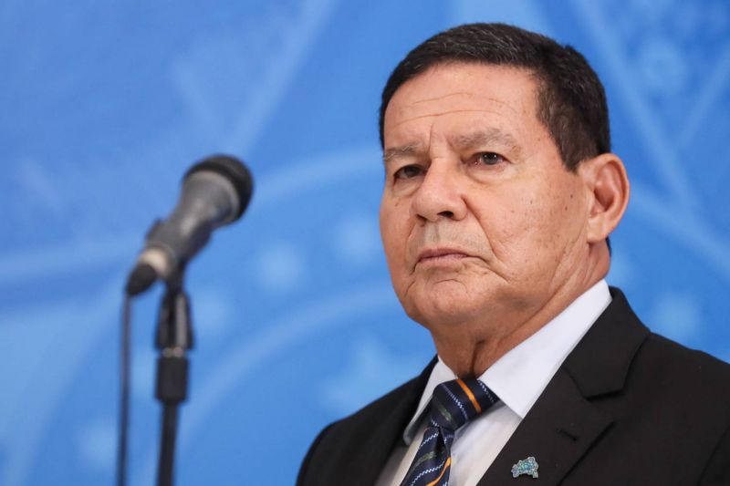 Mourão defende Pazuello na CPI da Covid: 'Tem direito ao silêncio'