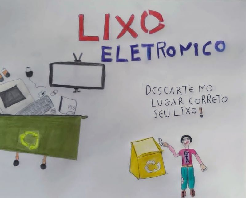 Professora de física trabalha conscientização dos estudantes sobre o lixo eletrônico