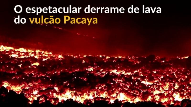 Um espetacular derrame de lava do vulcão guatemalteco Pacaya