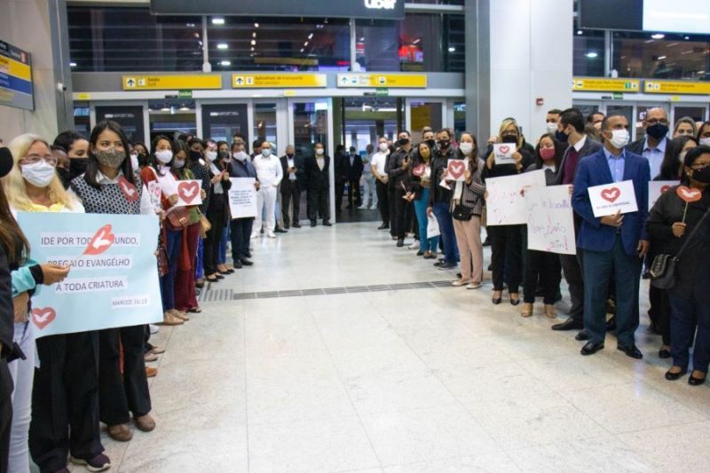 Chega ao Brasil mais um grupo de missionários expulsos de Angola