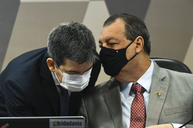 Randolfe diz que integrantes da CPI estão sendo ameaçados