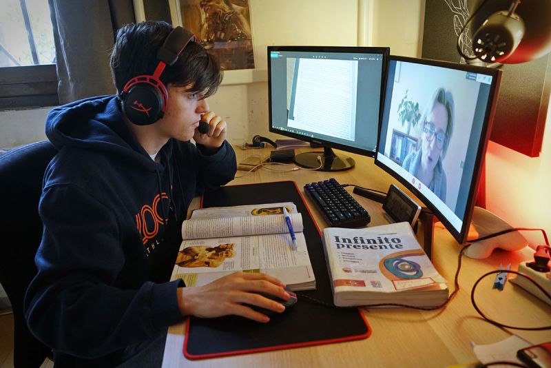 Universidade oferece mais de 5 mil bolsas de estágio aos estudantes