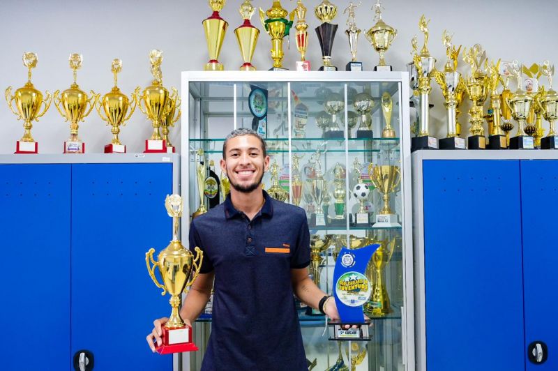 Jogador de vôlei em SP elogia transformação da escola onde estudou em VG