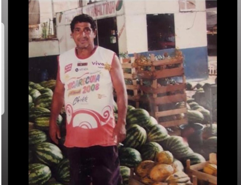 Mulher é presa por suposta participação em assassinato de feirante em MT