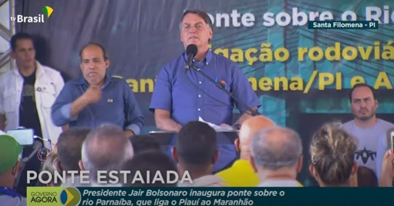 Bolsonaro confirma intenção de reajustar valor do Bolsa Família