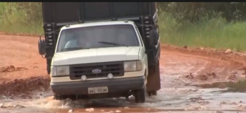 Atoleiros tomam conta da BR-174 em MT e motoristas reclamam