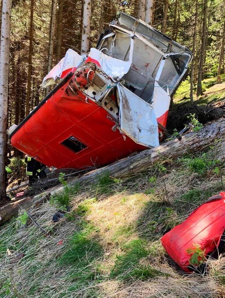Acidente com teleférico na Itália deixa 12 mortos
