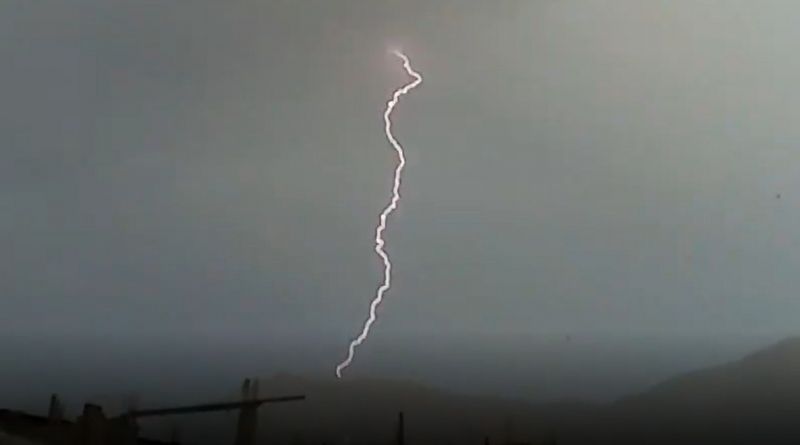 Capital do Peru tem 1ª tempestade de raios em mais de 60 anos