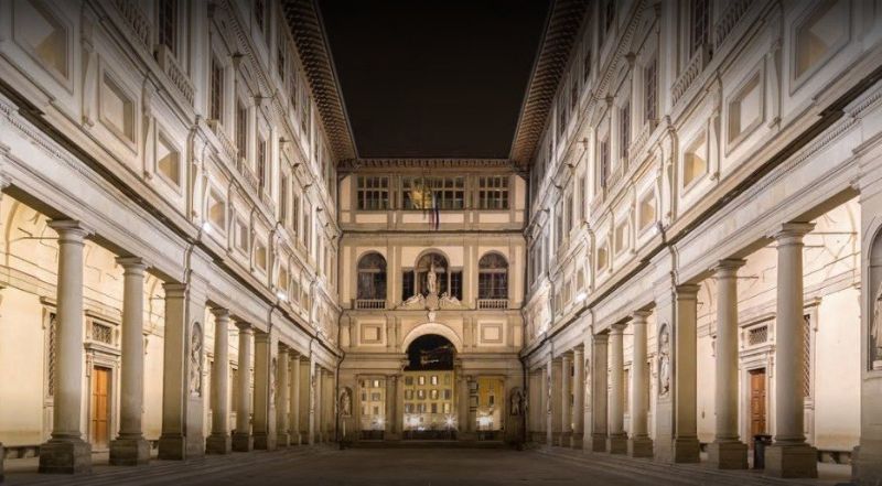 Museu de Florença é evacuado após coluna de fumaça no telhado