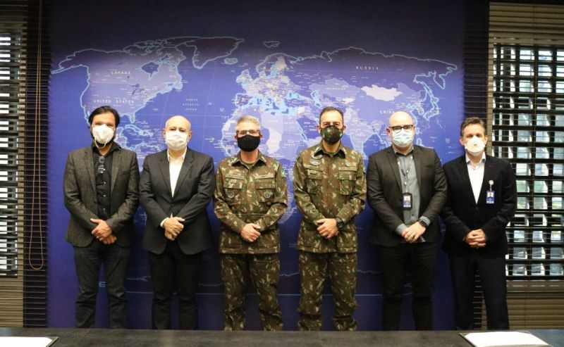 Record TV recebe generais da Comunicação Social do Exército