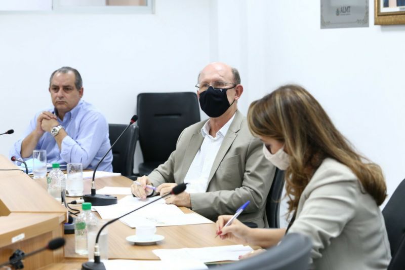 Secretários participam de debate sobre política florestal de MT com deputados