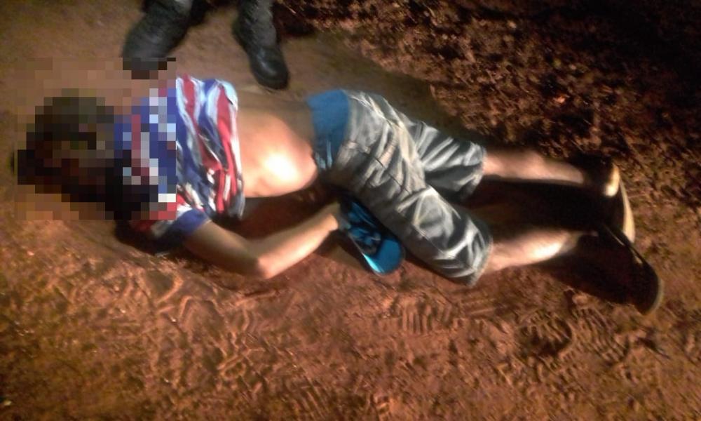 Homem morre na hora após ser alvejado com três tiros no Jardim Petrópolis