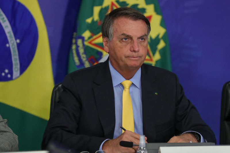 Bolsonaro critica comissão e ataca Renan e Aziz: 'CPI dos Patifões'