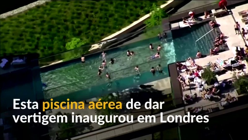Piscina aérea com 30 metros de altura é inaugurada em Londres