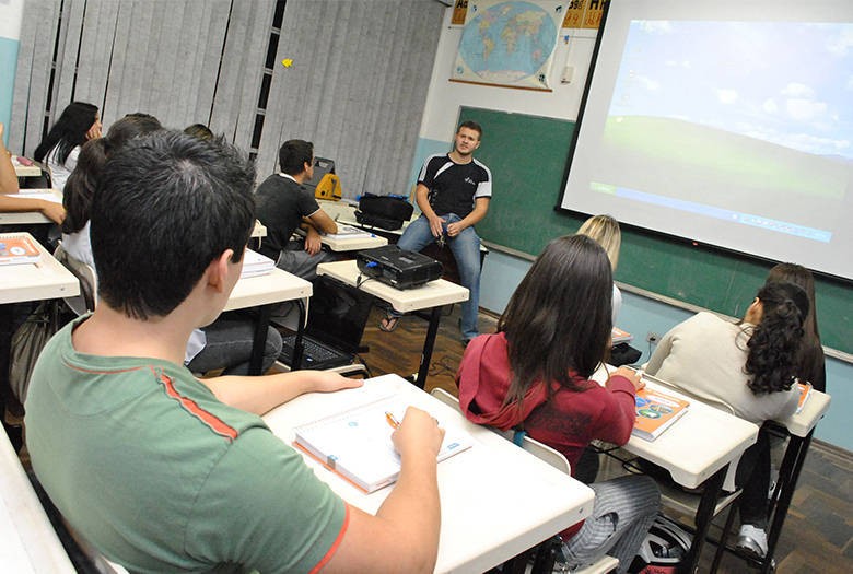 Estudo aponta que ensino superior está estagnado no país