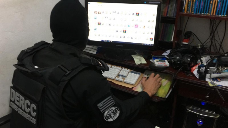 Polícia cumpre mandados em 17 estados contra pornografia infantil 