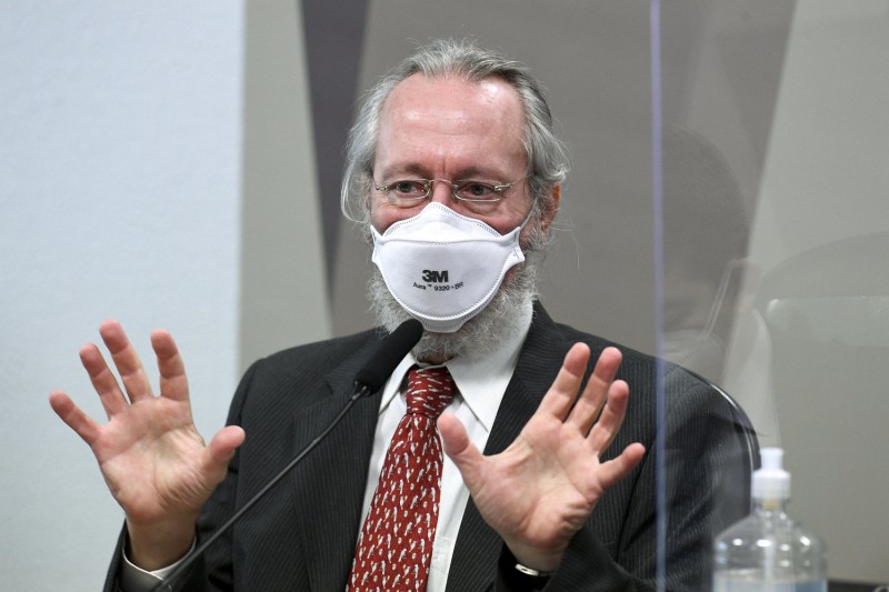 Kit covid pode elevar resistência a bactérias, diz Maierovitch à CPI