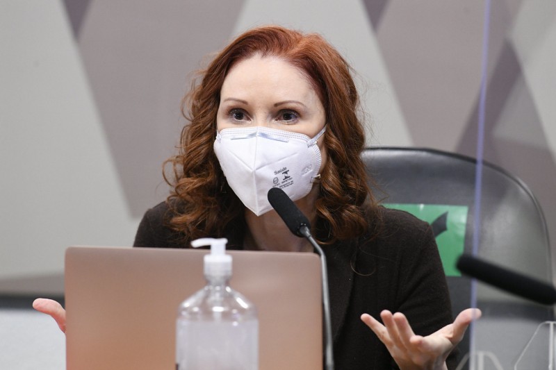 Pasternak rebate senador na CPI: 'ciência não tem dois lados'