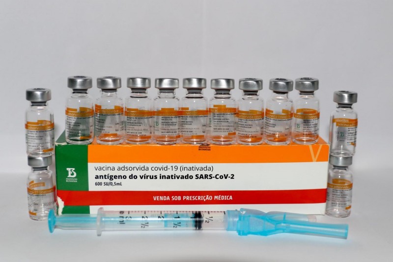 CoronaVac obteve autorização de uso emergencial na Anvisa em 17 de janeiro - (Foto: MARLON COSTA/FUTURA PRESS/ESTADÃO CONTEÚDO)