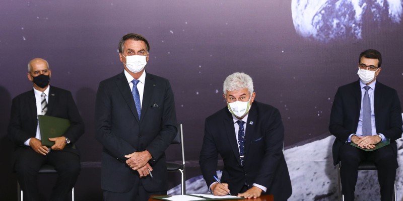 Brasil adere a acordo dos EUA para exploração pacífica do espaço