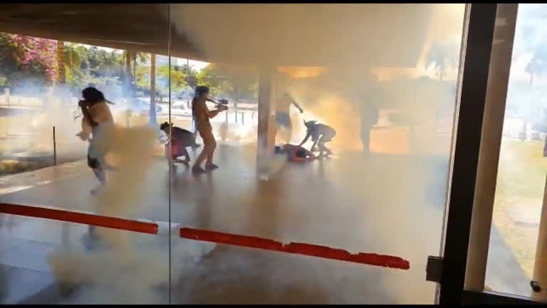 Indígena fica ferido em confronto com PM em Brasília