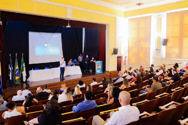 Seduc reúne diretores de escolas de Cuiabá e VG para monitorar volta às aulas