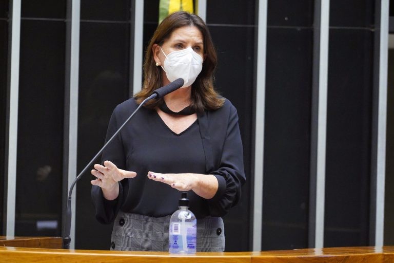 Zanottto: redução da desigualdade no mercado de trabalho entre homens e mulheres - (Foto: Pablo Valadares/Câmara dos Deputados)