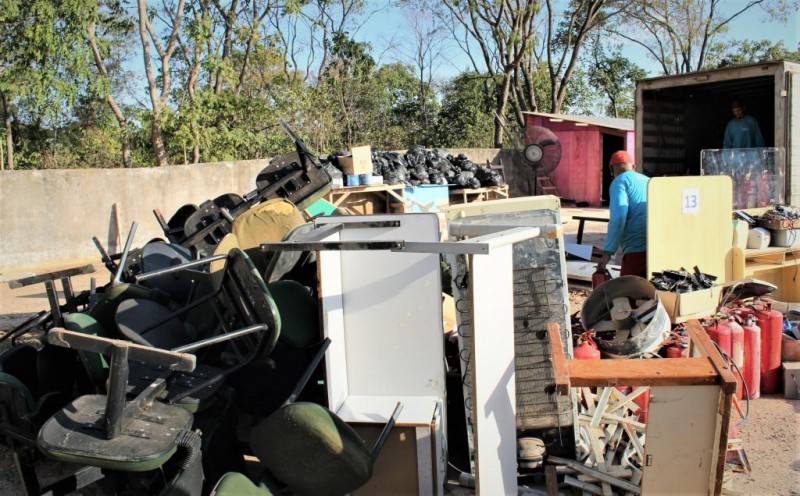 Bens inservíveis do Detran - Foto por: Gilia Amaral/Detran-MT