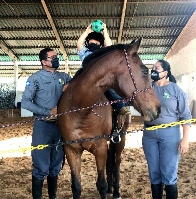 O Centro de equoterapia atende na sede da unidade especializada da PMMT, em Cuiabá. - Foto por: Arquivo pessoal