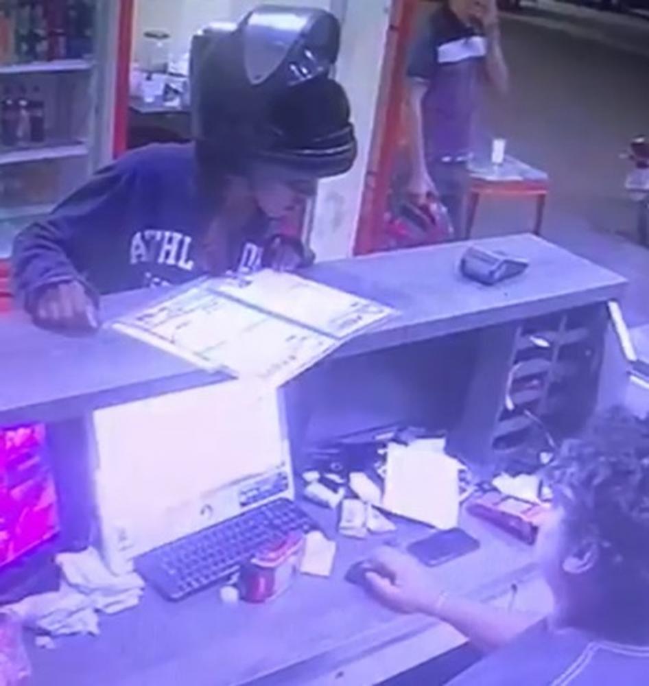 Homem é preso e mulher é procurada pela polícia por assaltos em MT