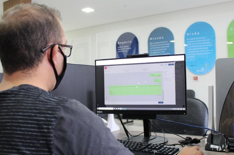 Segundo o coordenador de atendimento, Mauro Gregório Batista, os canais mais procurados são o WhatsApp (14.329) e o Web Chat (12.508) - Foto por: Alline Barros