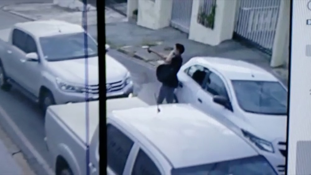 Idoso tem caminhonete roubada em frente a clínica ao aguardar netas em Cuiabá