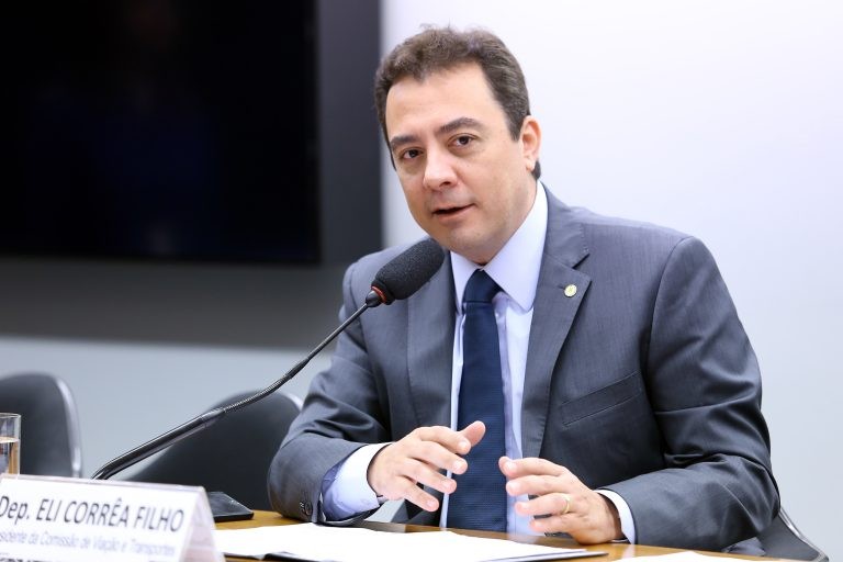 Corrêa Filho: programas são liberalidade dos fornecedores - (Foto: Antonio Augusto/Câmara dos Deputados)