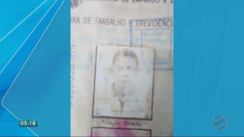 Mulher acusada de matar o marido e enrolar corpo em tapete da sala passa por júri popular em MT