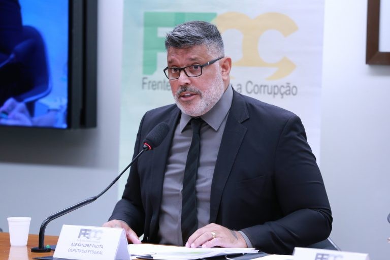 Frota: proposta pode condenar à morte ainda mais mulheres - (Foto: Michel Jesus/ Câmara dos Deputados)