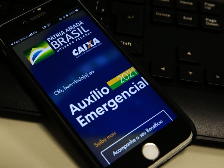 Serão três parcelas mensais de R$ 250, em média - (Foto: Marcello Casal jr/Agência Brasil)