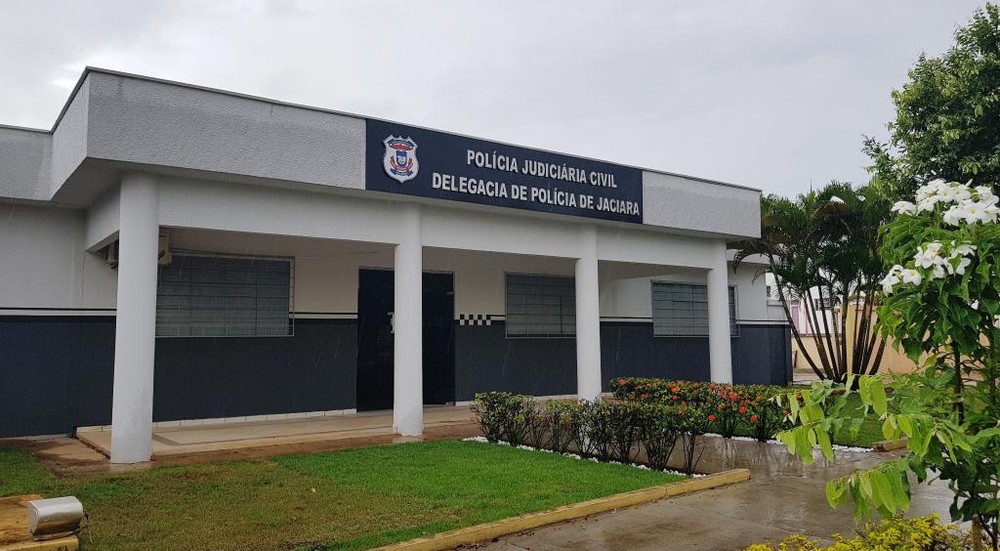 Mulher é espancada e queimada pelo marido que está sendo procurado pela polícia em MT